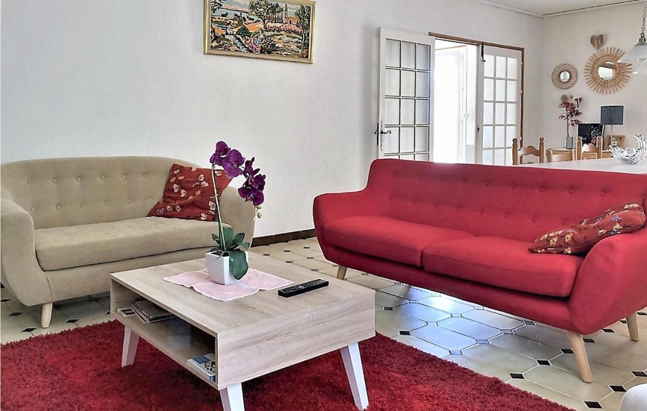 Stunning Home In Saint Trinit With 2 Bedrooms Sault-de-Vaucluse Eksteriør bilde